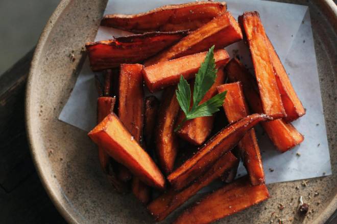 Frites Provençales aux Herbes
Parfumées au thym et romarin
Accompagnement sain et délicieux